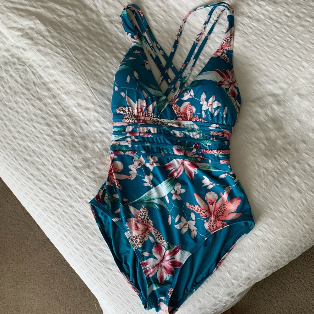 La Blanca Island Goddess One Piece Swimsuit Size 14
